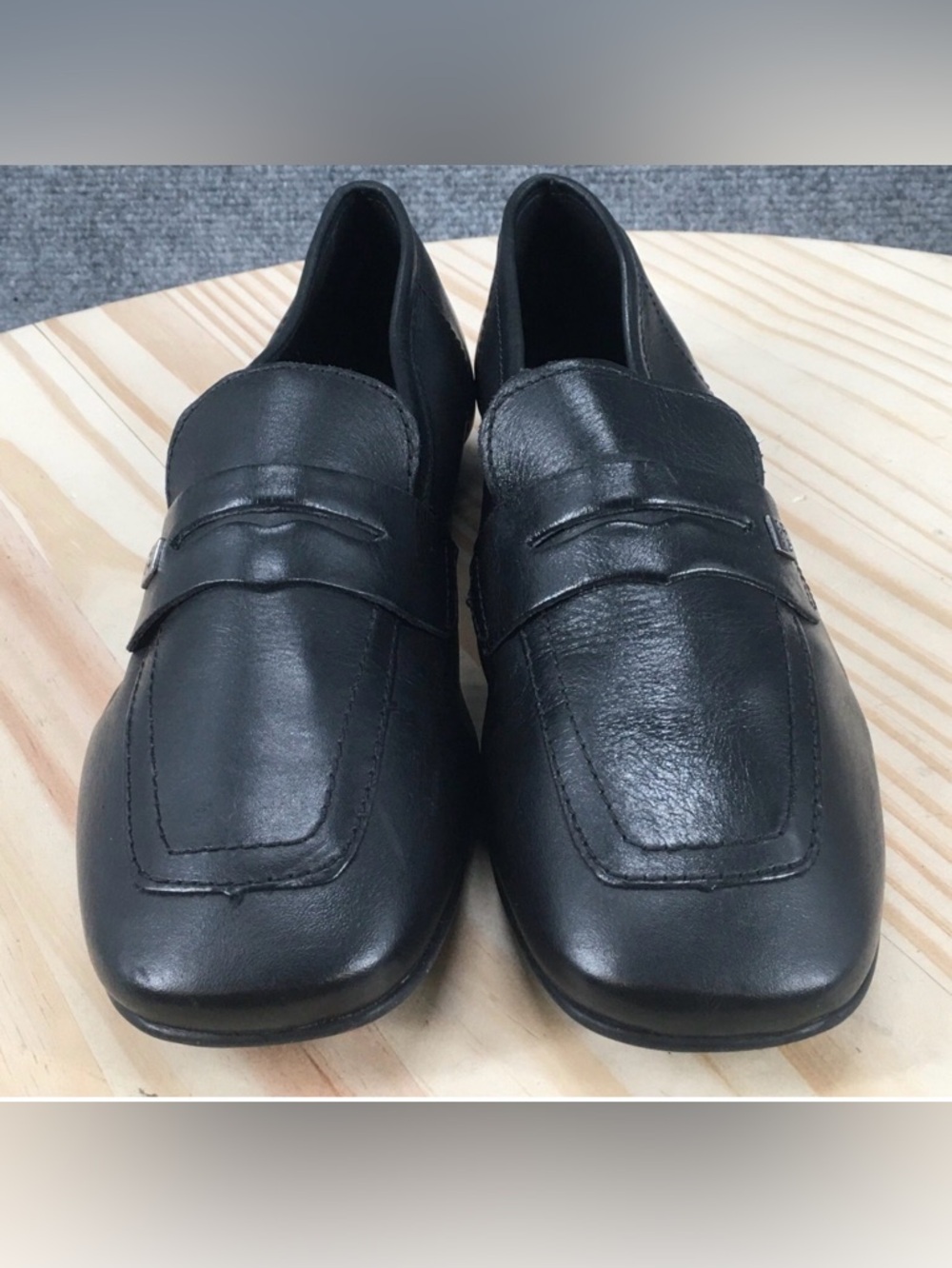 Classic Black Leather Slip-On Loafers for Men - Picture 2 of 3